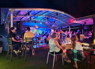 belize/southern-belize-barrier-reef/bar/sunset-lounge