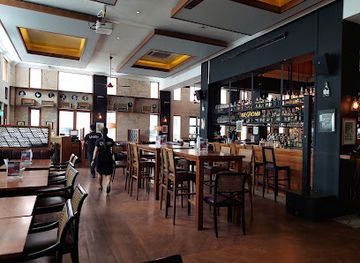 myanmar-burma/chin-hills/bar/union-bar-grill