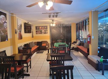 ecuador/southern-sierra/bar/cheers-restaurant-and-bar