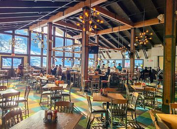 vermont/mount-equinox/bar/grizzly-s