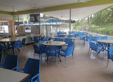 kenya/mombasa-beach/bar/links-inn-and-grills