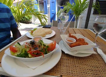 antigua-and-barbuda/saint-peter/bar/c-c-wine-house