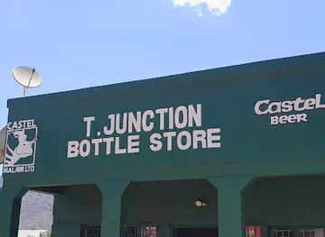 T junction bottlestore and resthouse
