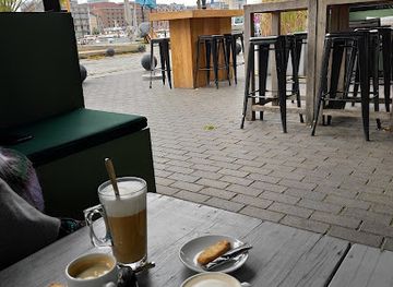 belgium/antwerp/eilandje/bar/den-tros-cafe