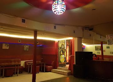 moldova/chisinau/ciocana/bar/red-hall