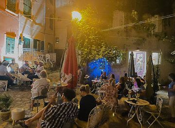 croatia/rovinj/bar/piazzetta-bar