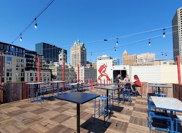 wisconsin/central-wisconsin/bar/central-standard-crafthouse-kitchen-craft-distillery