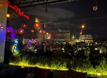 vietnam/dalat/tuyen-lam-lake/bar/the-balcony-speakeasy-bar-dalat