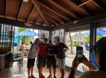 puerto-rico/dorado/bar/el-almendro