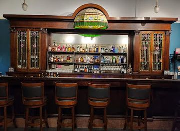 oregon/wallowa-lake/bar/the-flying-pig-bar