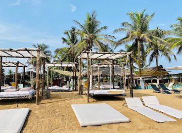 benin/comoe-national-park/bar/code-bar-on-the-beach