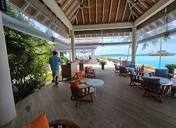 maldives/raa-atoll/bar/sunset-pool-bar