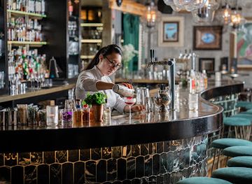 australia/central-west/bar/employees-only-restaurant-bar