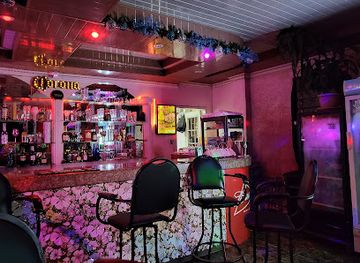 guyana/kamarang/bar/red-bar