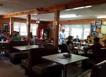 west-virginia/seneca-rocks/bar/yokum-s-store-and-grill