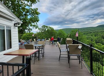 massachusetts/mohawk-trail-state-forest/bar/shelburne-falls-pub-and-brew-at-the-sweetheart