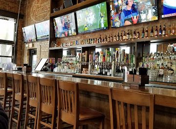 illinois/arlington-heights/bar/cortland-s-garage-arlington-heights