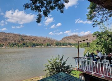 laos/mekong-river-valley/bar/360-sunset