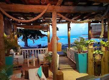 mauritius/trou-aux-biches/bar/beach-hut-trou-aux-biches