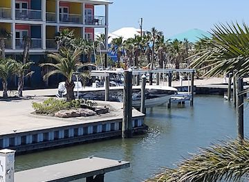 louisiana/grand-isle/bar/hurricane-hole