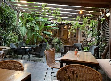 georgia/abkhazia/bar/cafe-besedka