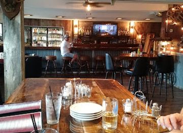 wisconsin/glacial-lake-wisconsin/bar/buckhorn-bar-motel