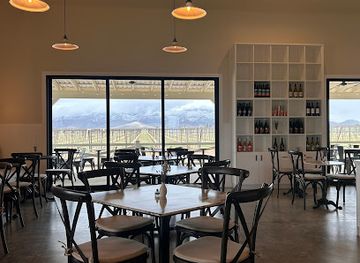 arizona/chiricahua-mountains/bar/olive-s-vineyard-cafe