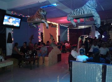 belize/san-pedro/bar/royal-caribbean-sports-bar-karaoke-lounge