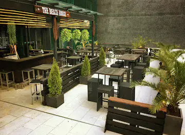 Zwei Bar
