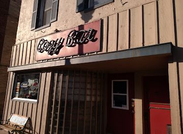 wisconsin/kettle-moraine-state-forest/bar/cozy-bar