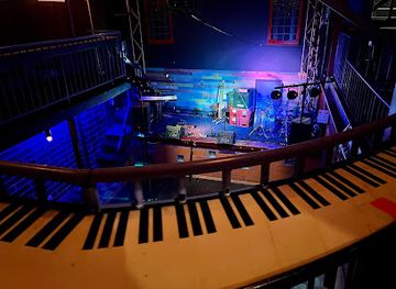 costa-rica/san-jose/barrio-otoya/bar/la-linea-restaurant-and-bar