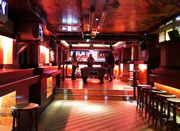 spain/madrid/malasana/bar/la-via-lactea