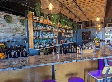 florida/st-augustine/bar/odd-birds-cocktail-lounge-and-kitchen