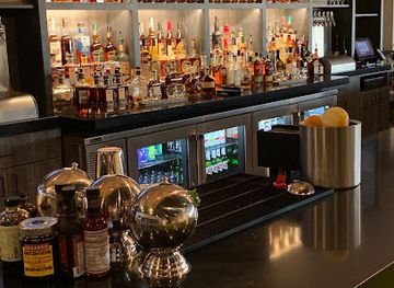 kentucky/lexington/keeneland/bar/the-bourbon-library-restaurant-bar