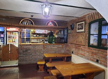 hungary/szekesfehervar/bar/pince-borozo