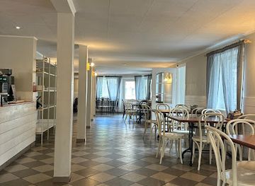 estonia/hiiumaa/bar/diner-seal