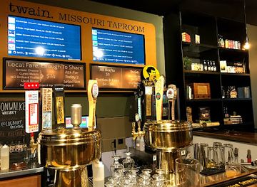 missouri/mark-twain-national-forest/bar/twain-missouri-bbq-taproom