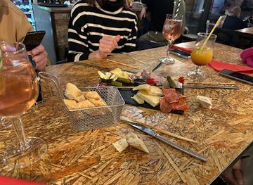 france/les-deux-alpes/bar/winenot-les-deux-alpes