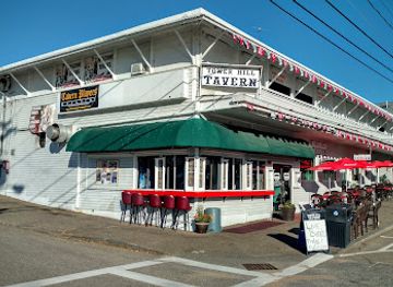 new-hampshire/lake-winnipesaukee/bar/tower-hill-tavern