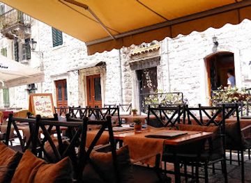 montenegro/lovcen-national-park/bar/the-harbour-pub