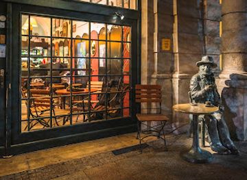 poland/krakow/stare-miasto-old-town/bar/vis-a-vis-drink-bar