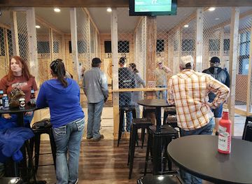 iowa/lake-okoboji/bar/the-throwing-post