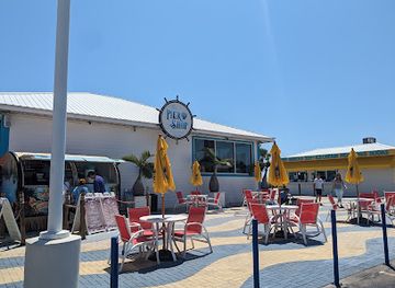 florida/cape-canaveral/bar/pelican-s-bar-grill