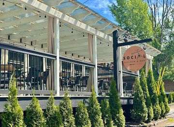 maine/oxford-county/bar/mountain-social-kitchen-bar