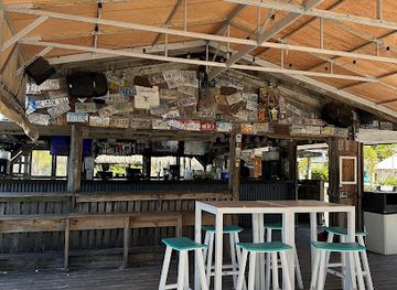florida/st-petersburg-beach/bar/postcard-inn-beach-bar-snack-shack