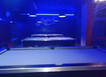 Legends' Bar and Grill
