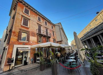 italy/verona/verona-city-centre/bar/demos