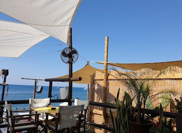 cyprus/latchi-beach/bar/waves-cafe-bar