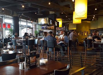 texas/the-woodlands/bar/bar-louie-the-woodlands