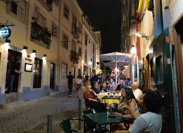 portugal/lisbon/baixa/bar/maria-caxuxa
